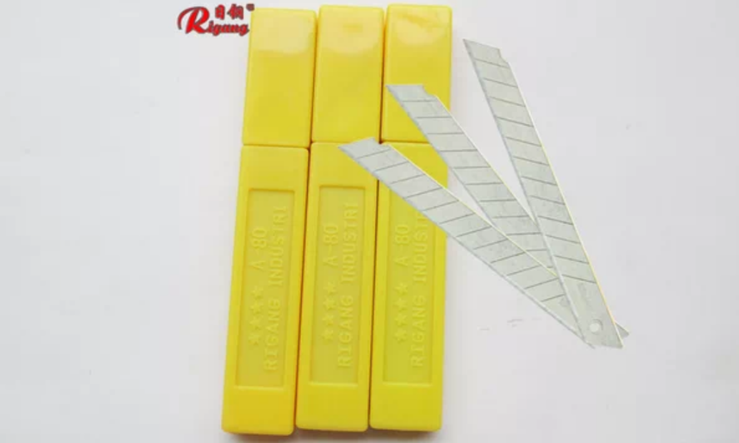 Japanese Steel RG-A80 small artist blade wallpaper blade 9mm small blade wallpaper blade cutting paper blade thumbnail