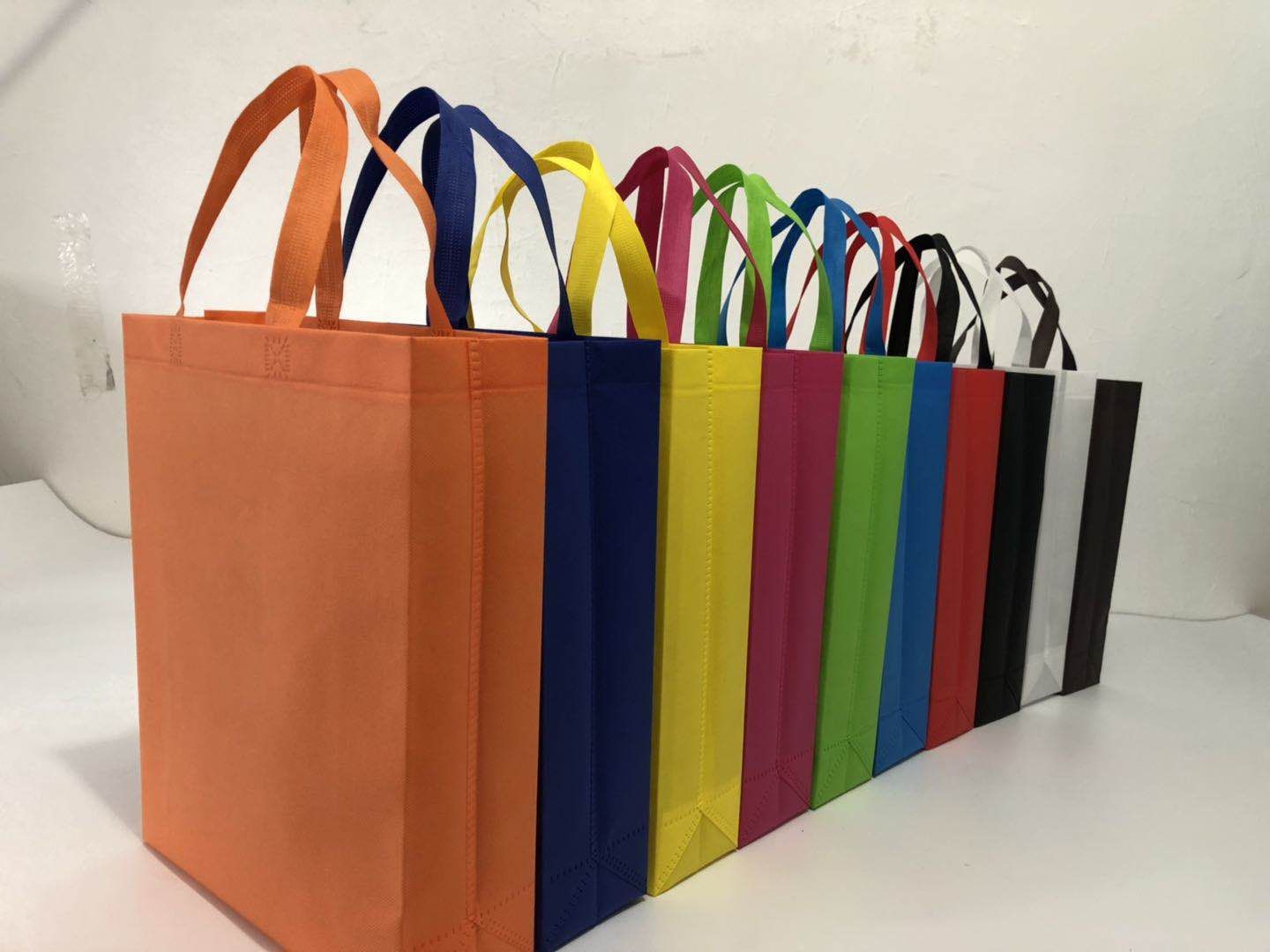 Vertical three-dimensional non-woven shopping bag thumbnail