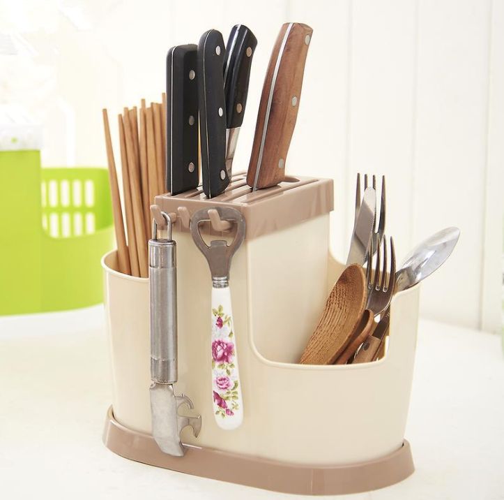 The plastic chopstick basket for the kitchen chopsticks case holds the chopsticks case