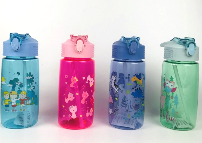 厂家直销新款儿童塑料吸管水杯 创意学生便携弹跳塑料水杯礼品杯450ML详情4