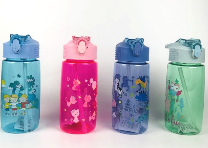 厂家直销新款儿童塑料吸管水杯 创意学生便携弹跳塑料水杯礼品杯450ML