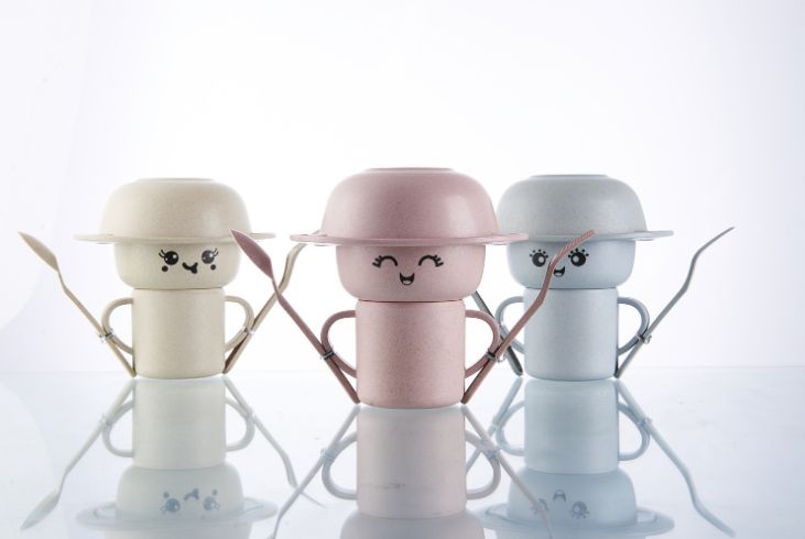 小麦秸秆儿童碗餐具套装卡通造型叉勺水果盘碗白底实物图