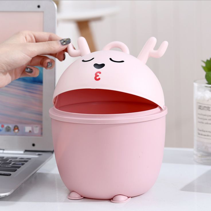 Cartoon Deer compact desktop multi-functional trash can Application Scenario