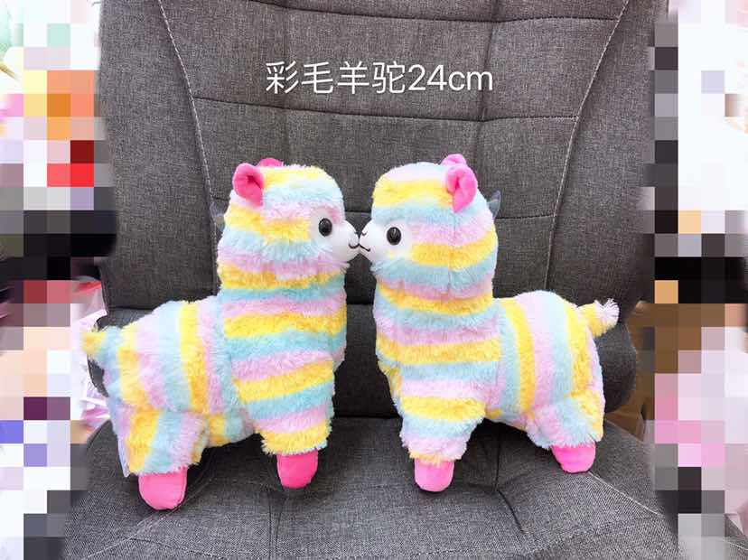 Children's cute toy dolls, wedding dolls, and gifts are scattered details Picture