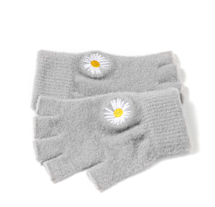 Winter simple Korean-style warm and cute little Daisy dew finger woolen gloves, women's half-finger gloves detail image 5