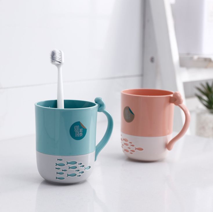 Fashionable and creative home cat fishing mouthwash cup