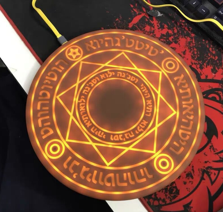 The Magic Array wireless charger is compatible with both Apple iPhone11XS and Huawei mobile phones detail image 3