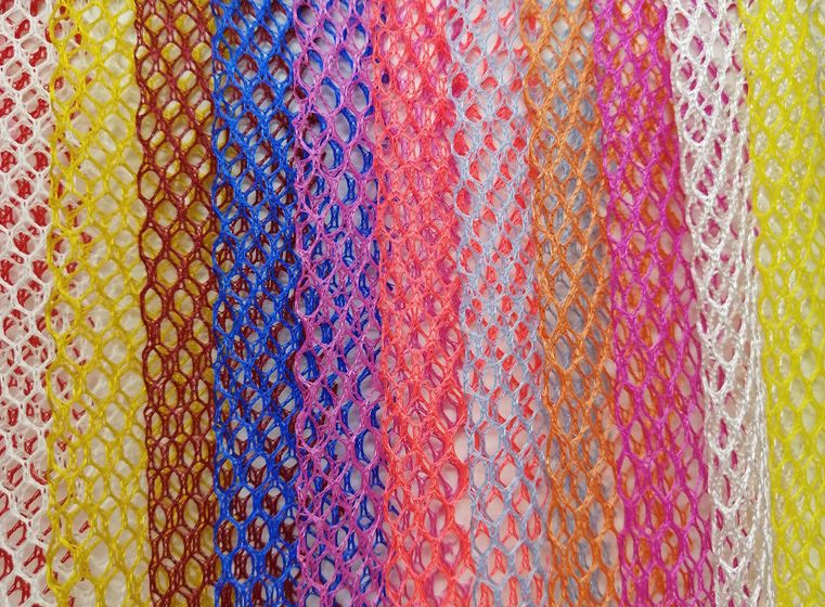 多彩有光渔网布 优质涤纶六角网眼面料产品图