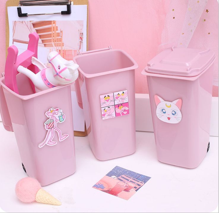 Cute pink pen holder, desktop storage, pen holder with lid, plastic bucket, trash can gift Application Scenario