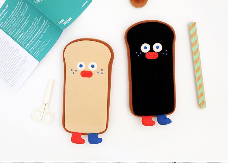 Korean stationery creative cartoon ugly toast King pen bag Student office portable cotton stationery bag 3