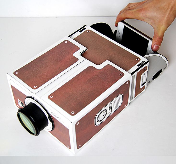 Wholesale of second-generation DIY smart power-free installation, small handcrafted cardboard box mobile phone high-definition projector Application Scenario