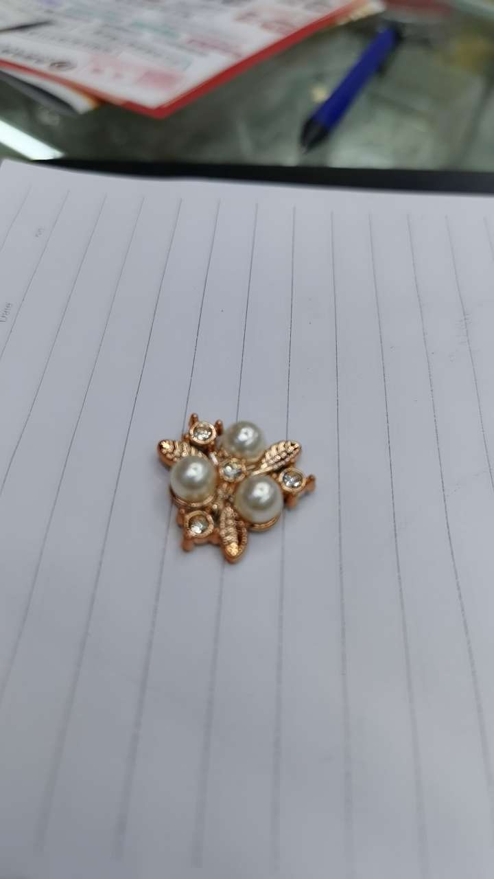 立体玫瑰花服饰配件/天资羽毛/蝴蝶结/小藤球/沙金产品图