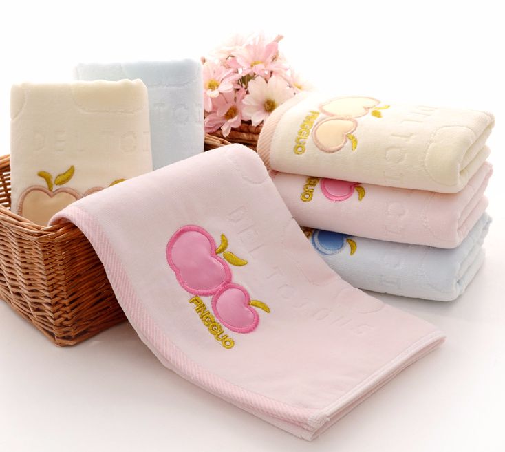 Three Jun Cut Velvet Embroidered Apple Towel Face Towel Absorbent Cotton Wipe Face Towel details Picture