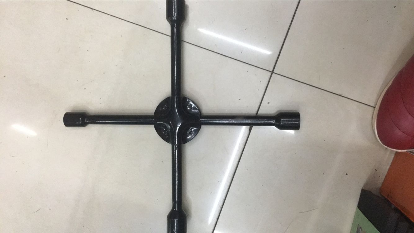 十字扳手