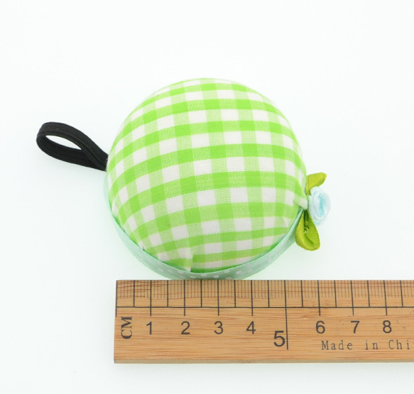 A portable wrist DIY tomato needle inserter with checkered cloth for manual needle insertion detail image 4
