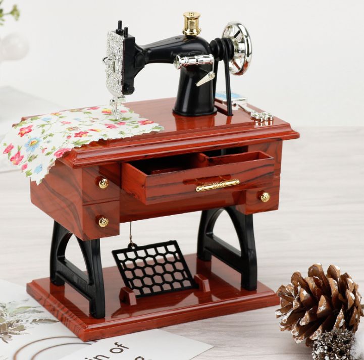 Cross-border Amazon foreign trade zakka grocery vintage imitation wood small sewing machine model music box art Chinese gifts