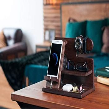 Wooden keychain wallet stand, watch, men's gift, birthday, bedside table, wallet, tablet computer storage box Application Scenario