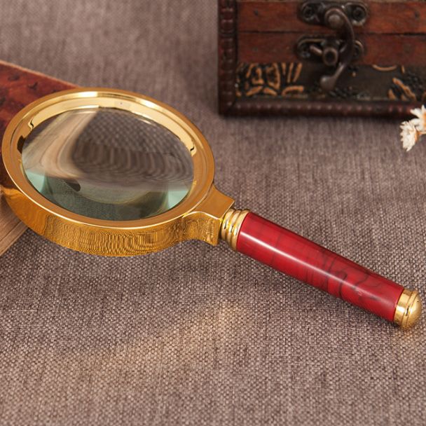مرآة مكبّرة ذات مقابض خشبية خشبية ذات مقابض خشبية حمراء Specification image