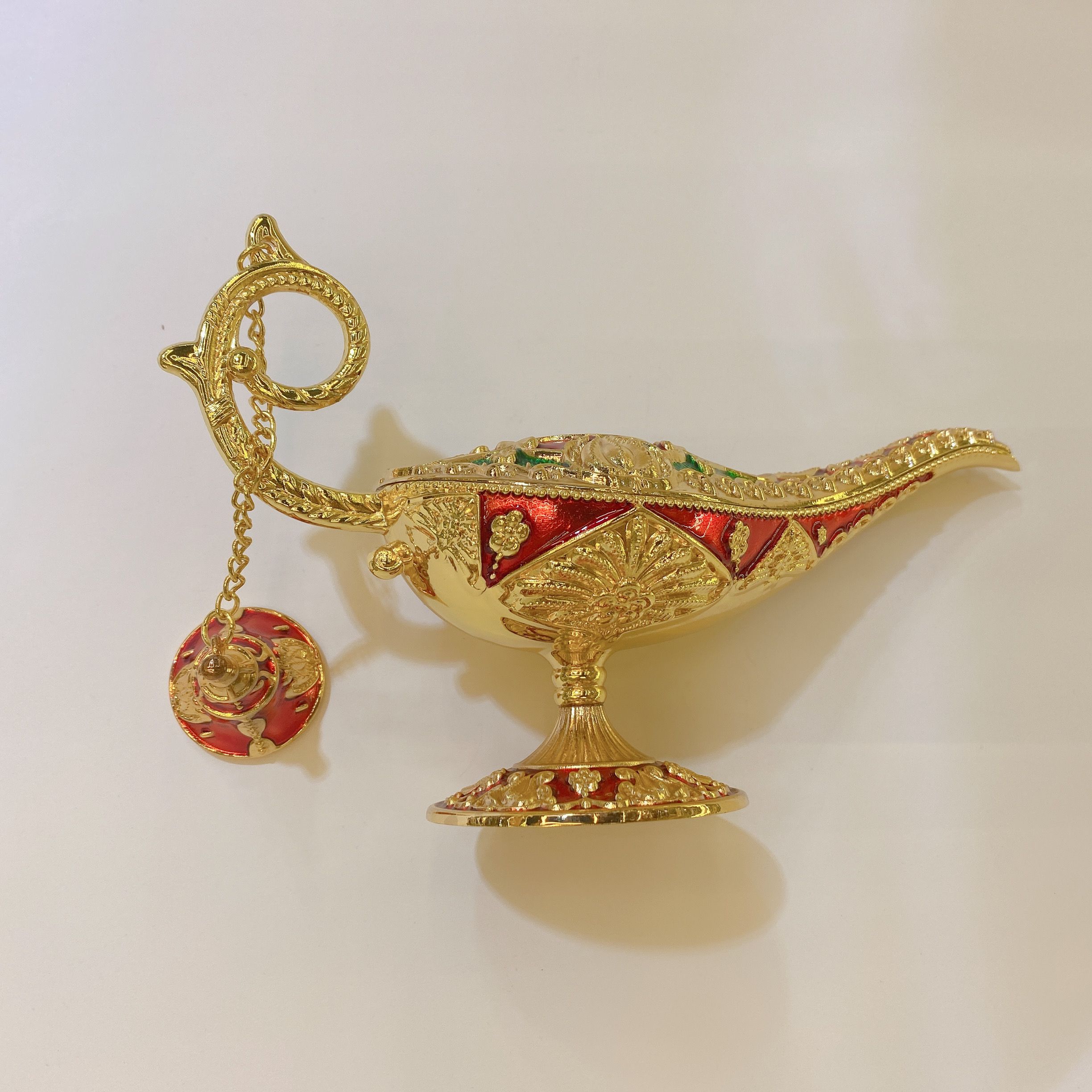 阿拉丁/神灯/金属制品白底实物图