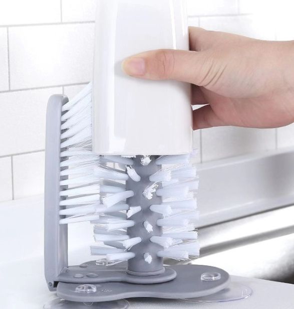 Suction wall lazy cup brush