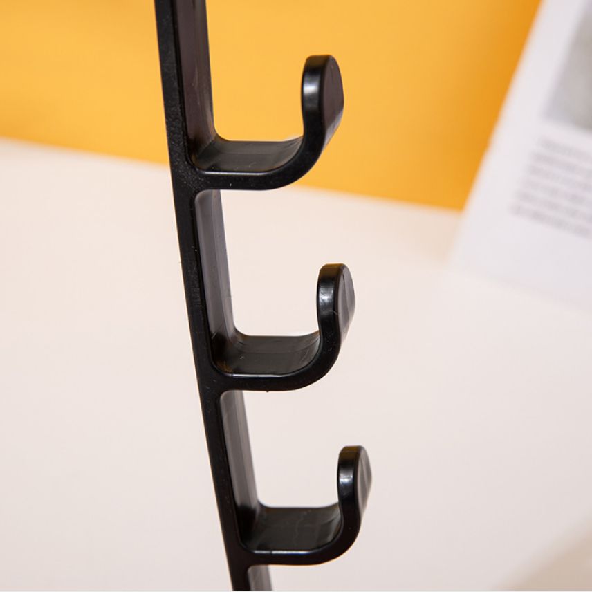 Creative home furnishing, Japanese-style multi-functional five-section hook, portable coat and hat hook, rear door towel hook, traceless hook Application Scenario