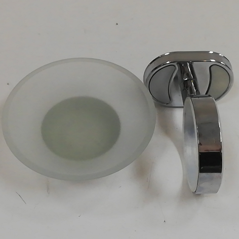 A glass soap dish for the bathroom detail image 3