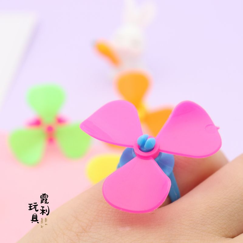 Windmill ring, children's plastic toy, gift gacha Application Scenario