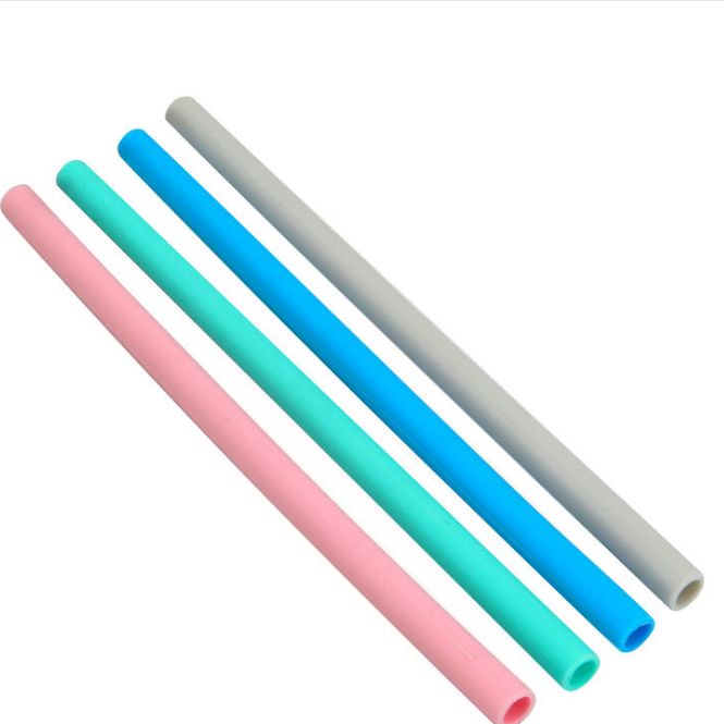 Folding silicone straw set