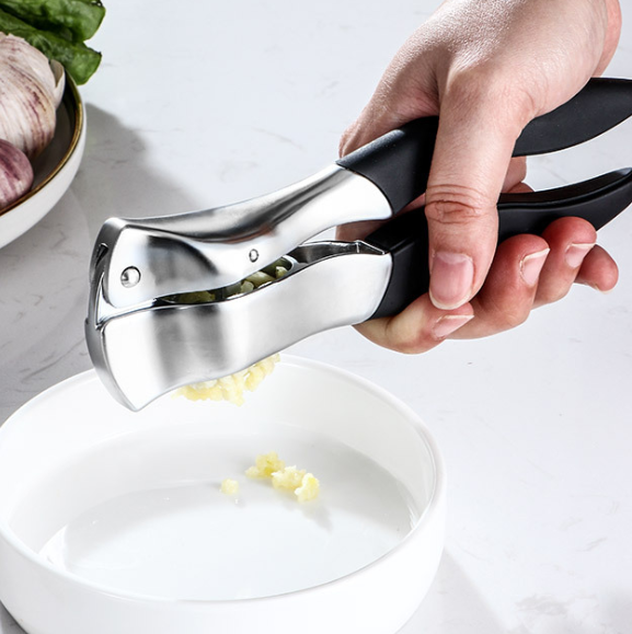Zinc alloy garlic press, manual garlic puree maker, garlic peeler detail image 2