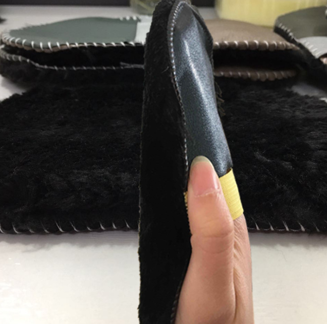 Imitation wool and cashmere shoe polish gloves detail image 2