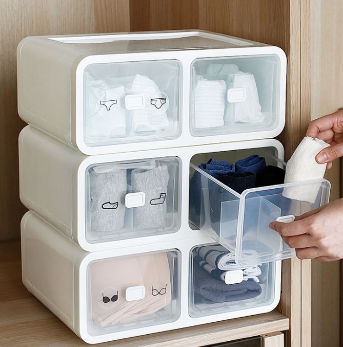 King-size plastic organizer in the bedroom