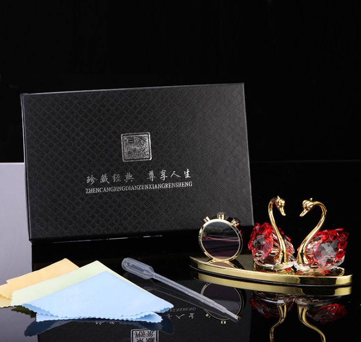 汽车摆件香水座新款车内高档装饰品金属水晶天鹅车载汽车用品批发产品图