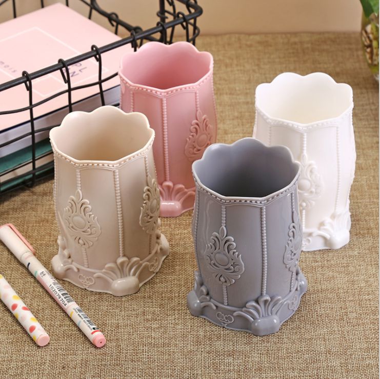 Multi-functional shaped storage bucket, plastic pen holder, solid-color plastic eco-friendly pen holder, shockproof and durable storage bucket