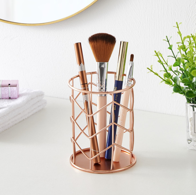 Metal wrought iron pen holder, office storage and organization basket, stationery and makeup brush storage bucket, multi-functional pen box detail image 2