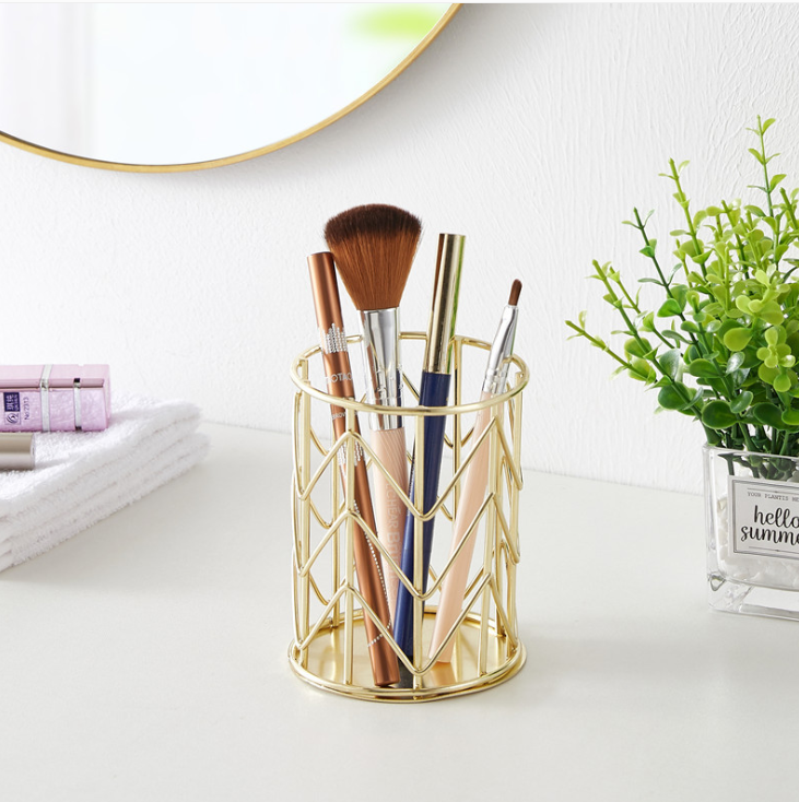 Metal wrought iron pen holder, office storage and organization basket, stationery and makeup brush storage bucket, multi-functional pen box detail image 4