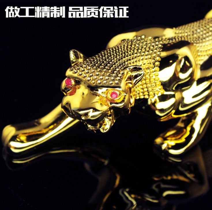 Direct sales and wholesale of practical perfume holders for cars and car ornaments, including diamond-like money leopard gold-plated perfume holders from the manufacturer Application Scenario