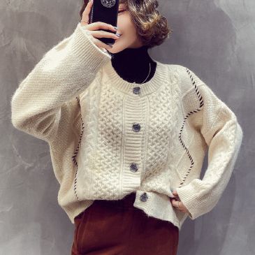 Chunky pin short twist sweater cardigan