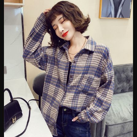 The new loose-fitting vintage harbor coat tops