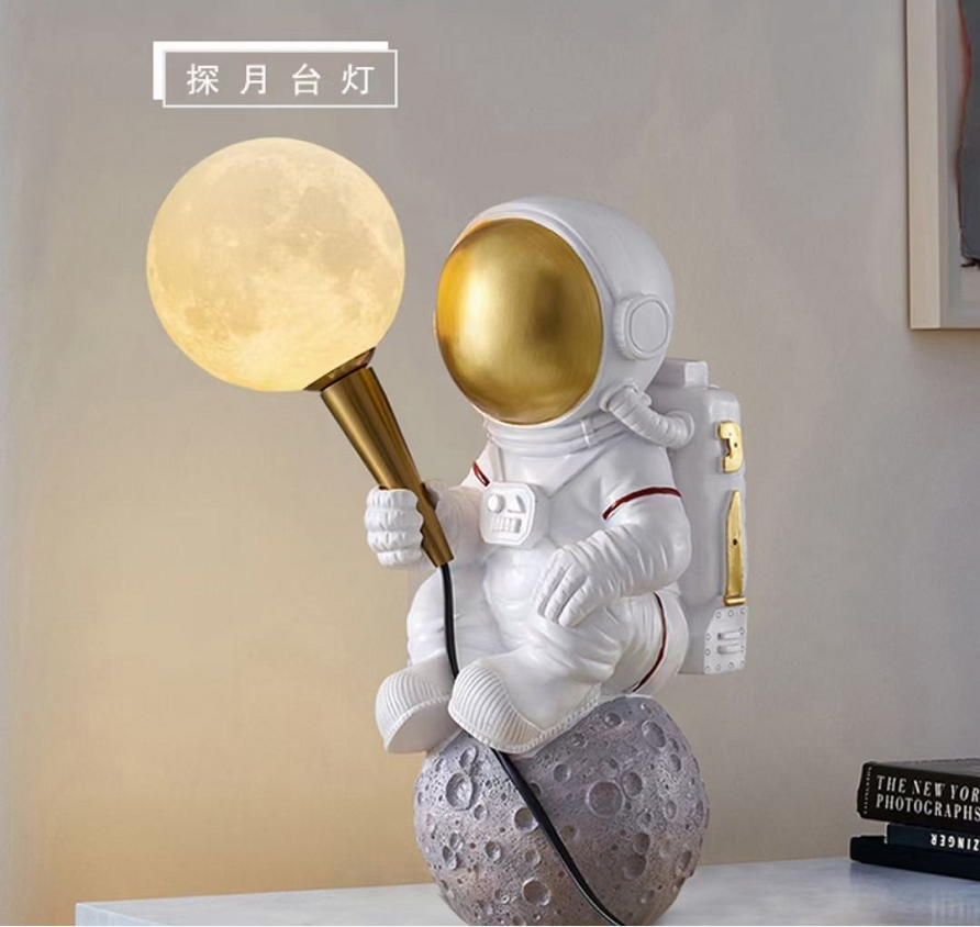 宇航员儿童房台灯卧室床头书桌创意小夜灯月球装饰网红太空人壁灯