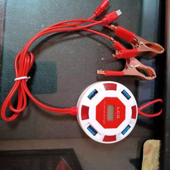 新款万能充一拖二夹子车载充电器