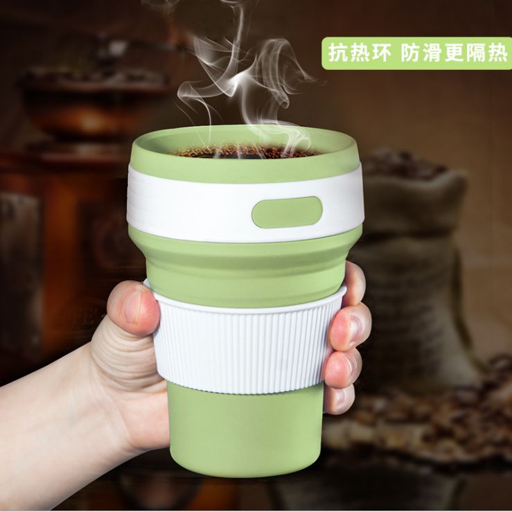 Portable retractable travel mug