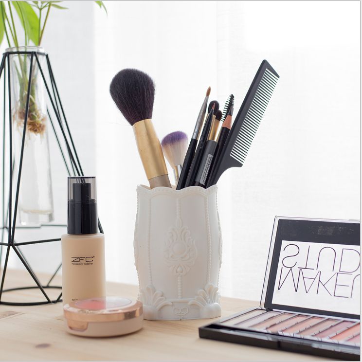 Multifunctional makeup brush storage container stationery organizer
