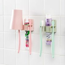 Wall-mounted toothbrush holder with no punch