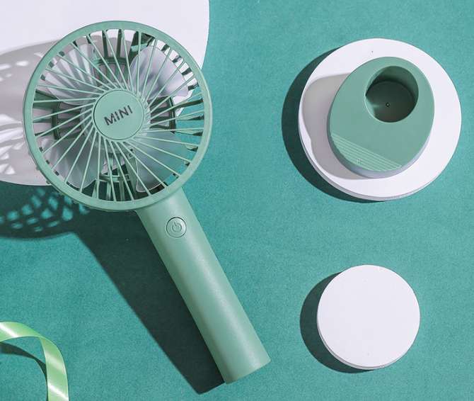 Foreign Trade New Portable Small Fan Desktop Office Students Creative Mini Usb Handheld Fan details Picture