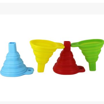 Silicone folding funnel