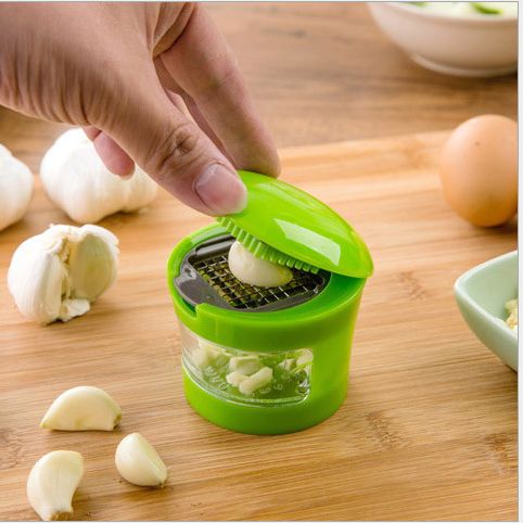 Garlic cutter