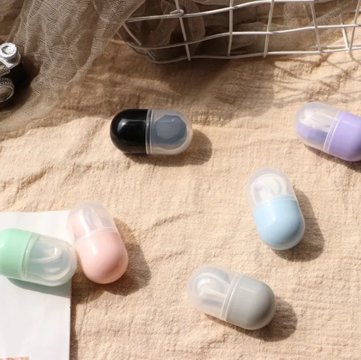 New contact lens cases detail image 3