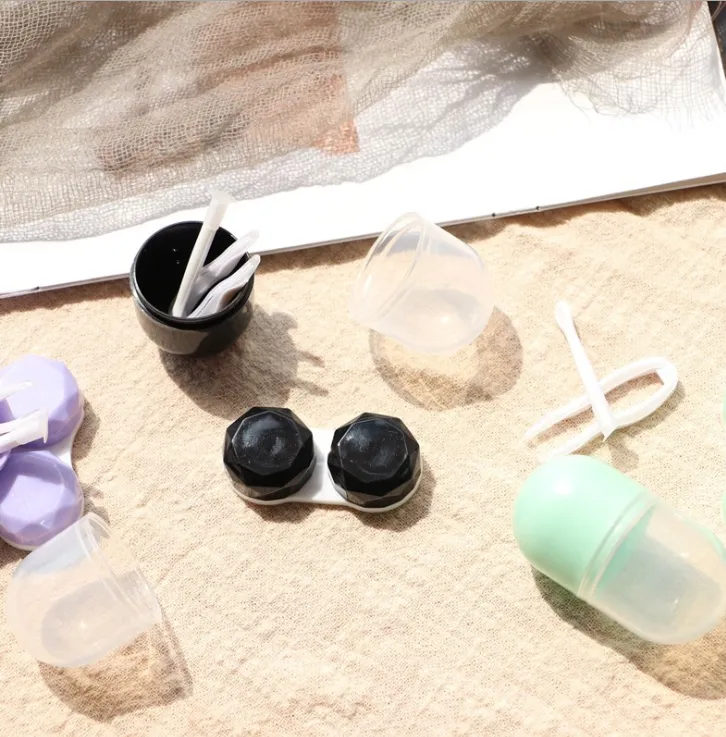 New contact lens cases detail image 5