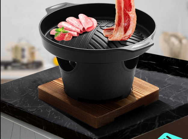 A small indoor carbon grill for household use detail image 1