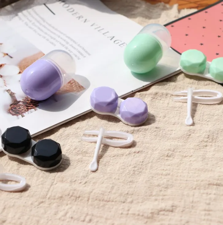 New contact lens cases detail image 4